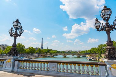 Alexander III Köprüsü güzel lamba mesajlar