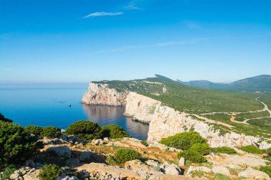 Capo Caccia cliff güneşli bir günde