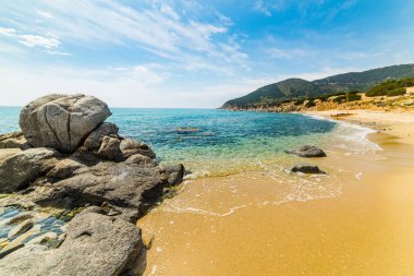 Porto Sa Ruxi plaj Villasimius içinde kum ve kaya