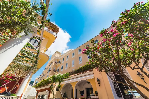 Luxusbauten auf der Insel Capri — Stockfoto
