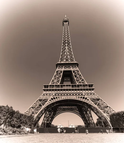 Torre Eiffel em efeito vintage — Fotografia de Stock