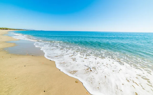 Agua azul en la playa de Perdepera —  Fotos de Stock