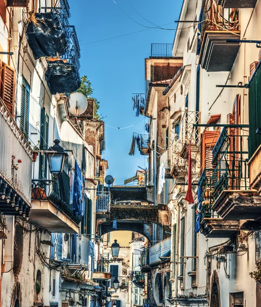 Eski şehrin Amalfi şirin sokak — Stok fotoğraf