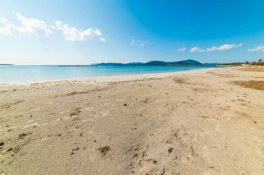 Alghero lido üzerinde açık gökyüzü