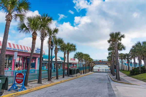 Tiendas en Daytona Beach frente al mar — Foto de Stock