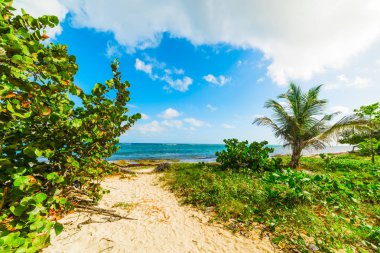 Bulutlu bir günde Autre Bord kıyısı