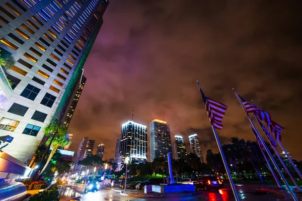 夜のマイアミのショパンプラザ — ストック写真