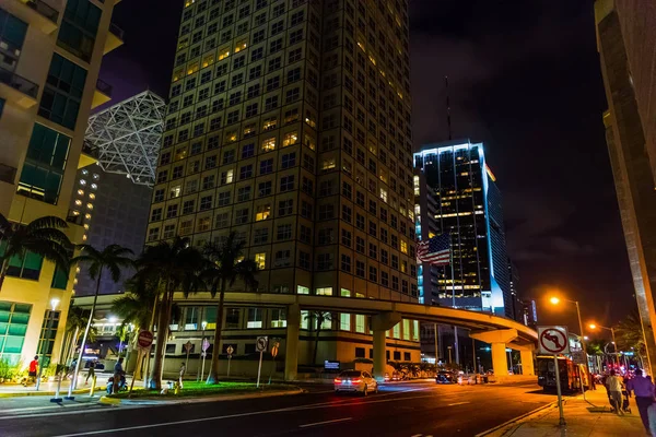 Färgglada natt i Downtown Miami — Stockfoto