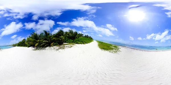 360 grados de Bois Jolan playa de arena blanca en Guadalupe —  Fotos de Stock
