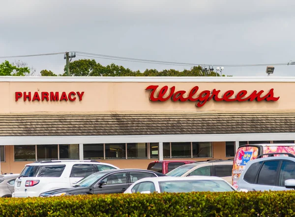 Cartel de la farmacia Walgreens en Miami — Foto de Stock