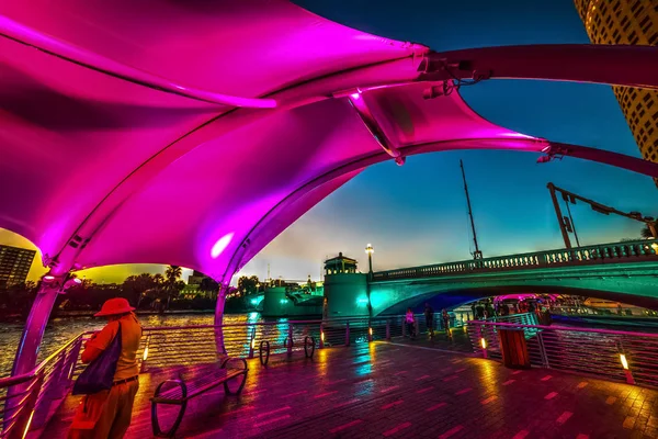 Colorful night in Tampa Riverwalk — Stock Photo, Image