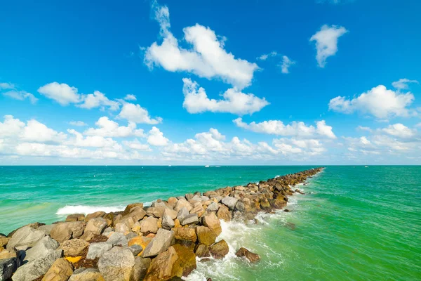 Breakwater en Miami Beach Costa —  Fotos de Stock