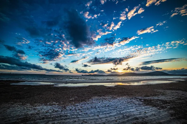 Mörka Moln Över Havet Alghero Vid Solnedgången Sardinien Italien — Stockfoto