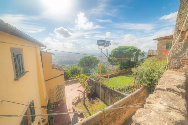 Solig Himmel Över Montecatini Våren Toscana Italien — Stockfoto