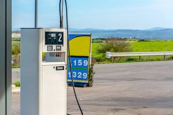 Benzinpumpe Der Italienischen Landschaft Frühling — Stockfoto