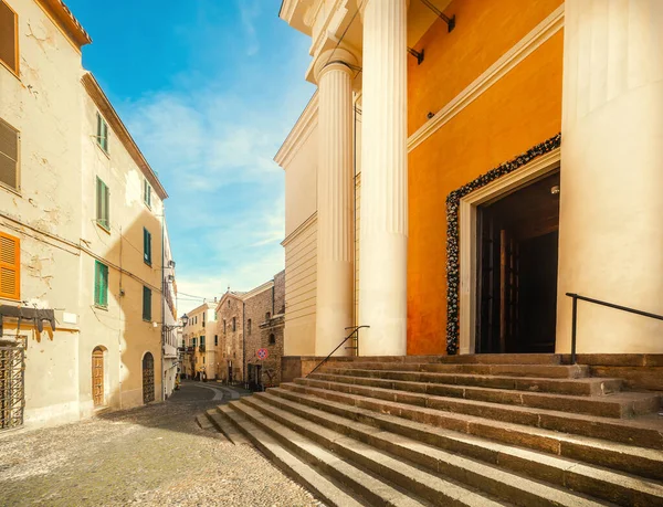 Plac Duomo Starym Mieście Alghero Wiosną Sardynia Włochy — Zdjęcie stockowe