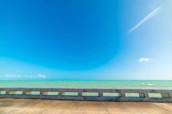 Muelle Higgs Beach Bajo Cielo Azul Florida Keys Estados Unidos —  Fotos de Stock