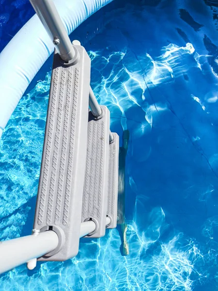 Grey Pool Ladder Seen Sunny Day Swimming Pool Residential Yard — Stock Photo, Image