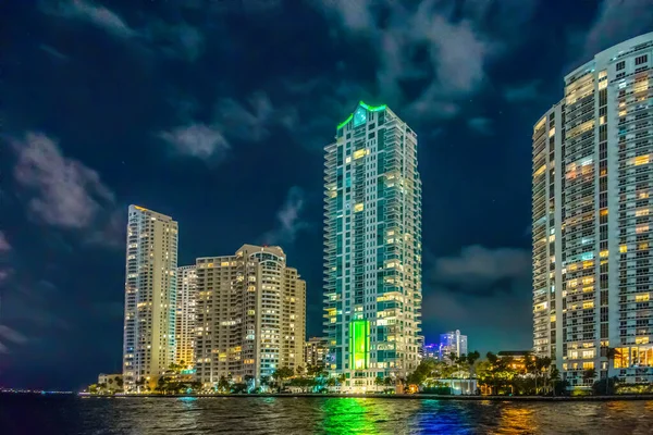 Skyskrapor Miamis Flodpromenad Natten Södra Florida Usa — Stockfoto