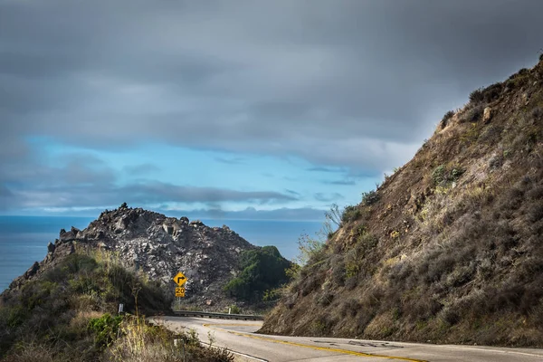 Cielo Dramático Sobre Tramo Sinuoso Autopista Costa Del Pacífico California — Foto de Stock