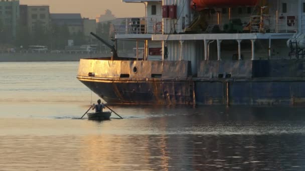 Cargo Ship Anchor Cable Bridge Illuminated Setting Sun — Stock Video