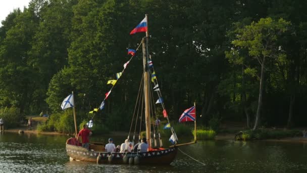 Petersburg Ryssland Juli 2018 Båt Kejsaren Peter Fantastiska Historiska Kopia — Stockvideo