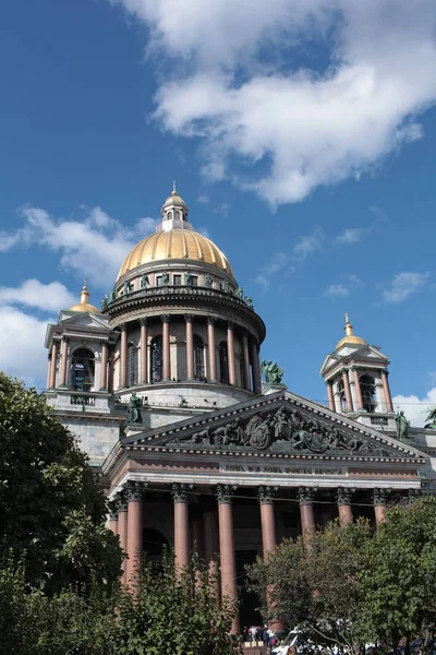 Санкт Петербург Росія Вересня 2018 Ісаакіївський Собор Низький Кут Зору — стокове фото