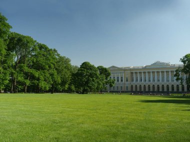  yeşil Kraliyet Parklar üzerinde yürümek
