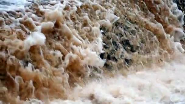 Riesiger Wasserfall Der Nähe Zeitlupe — Stockvideo