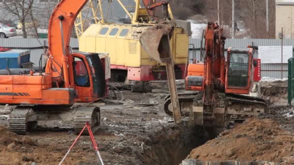 São Petersburgo Rússia Fevereiro 2019 Escavadora Escavando Solo Canteiro Obras — Vídeo de Stock