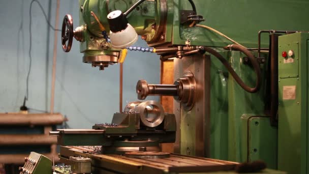 Sharp Cutter Rotates Cuts Metal Sound Milling Machine — Stock Video