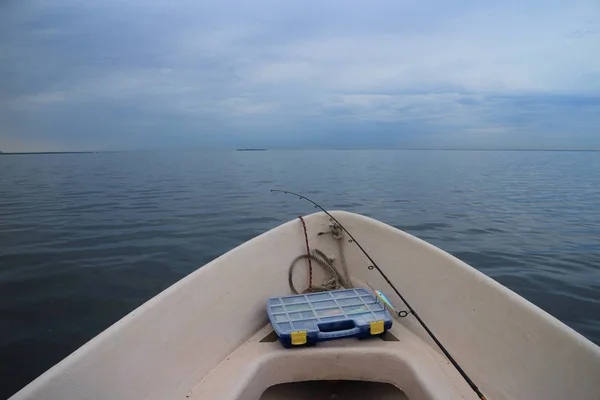 Paysage marin à partir du bateau à bord — Photo