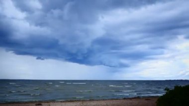 deniz zaman atlamalı üzerinde fırtına