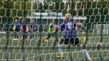 St. Petersburg, Rusya, 10 Ağustos 2019'da rusya'nın şutunda kaleci, kaleci nin arkasında şut, yavaş hareket