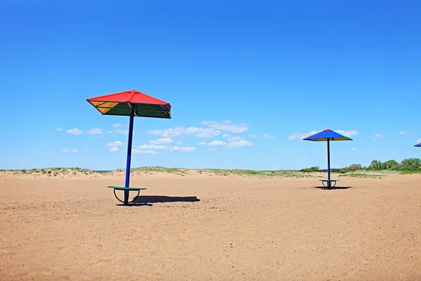 Leerer Strand in der Nebensaison — Stockfoto