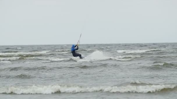 Petersburg Russland September 2019 Baltic Sea Kitesurfer Führt Einen Spektakulären — Stockvideo