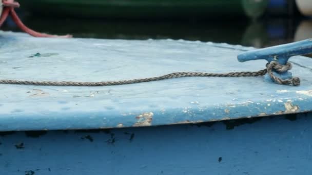 Altes Boot Der Anlegestelle Vertäut Kamerabewegung Der Nähe Von — Stockvideo