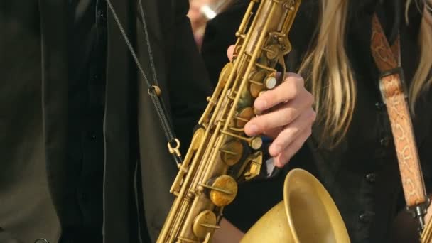 Saxofonista Jazzové Kapely Zavřít — Stock video