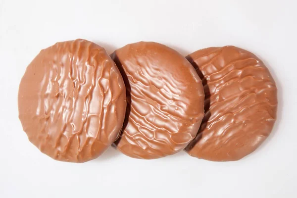 Çikolatalı Protein Çubukları Beyaz Arkaplanda Izole — Stok fotoğraf