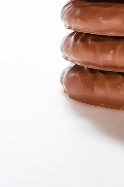 Uma Pilha Barras Proteína Chocolate Isolar Fundo Branco — Fotografia de Stock