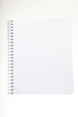 Beyaz arkaplanda izole edilmiş beyaz boş sayfa