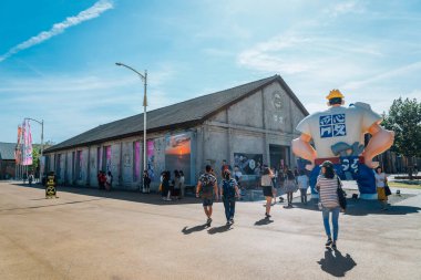 Kaohsiung, Tayvan - 6 Mayıs 2018: Pier-2 Sanat Merkezi