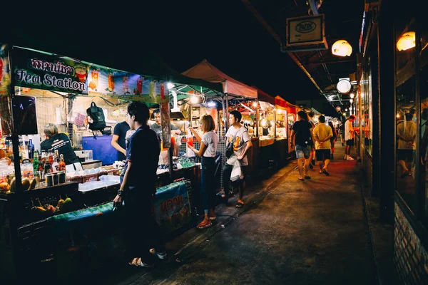 Bangkok Thailand November 2017 Rod Fai Night Markt Ratchada — Stockfoto