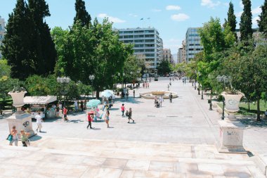 Athens, Yunanistan - 23 Temmuz 2013: Yaz günü, Syntagma Meydanı