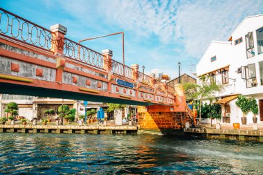 Malacca nehir şehir, pembe köprü ve kanal Malezya