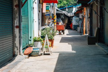 Seoul, Kore - 8 Mayıs 2016: Mullae-dong çelik karmaşık eski sokak