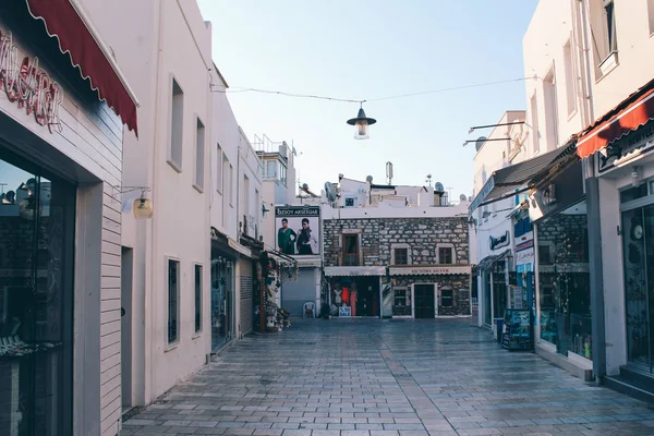 Bodrum, Türkiye - 18 Temmuz 2013: Bodrum alışveriş caddesi