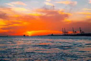 Japonya'nın Osaka bağlantı noktası gün batımı görünümü