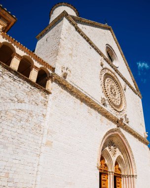 Basilica di San Francesco, Assisi, İtalya için tarihi mimarisi