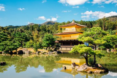 Kinkaku-ji Tapınağı, Kyoto Japonya'da Altın Köşk
